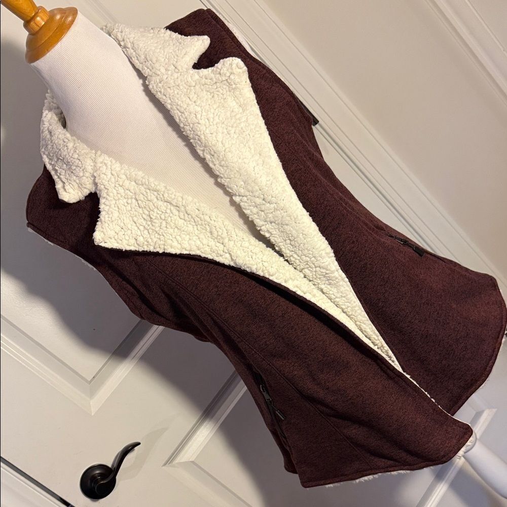 Women's eggplant/burgandy Sherpa Lined Vest